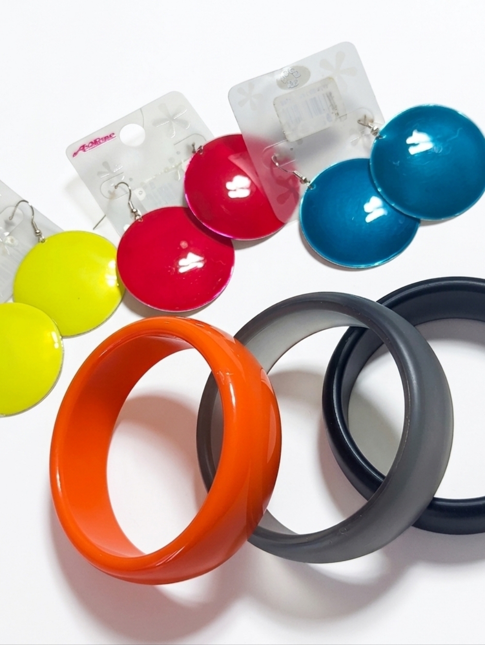 Ardene Retro Mod Jewelry Bundle | Neon Disc Earrings & Chunky Bangles